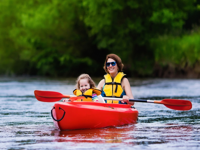 Toccoa River kayak or canoe rentals, Blue Ridge, GA